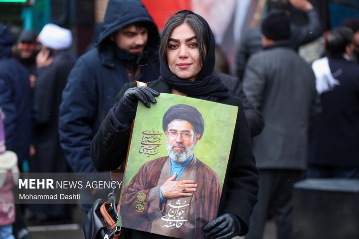 بیعت مردم سراسر کشور با سومین رهبر انقلاب اسلامی