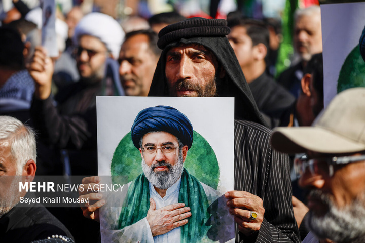 بیعت مردم سراسر کشور با سومین رهبر انقلاب اسلامی