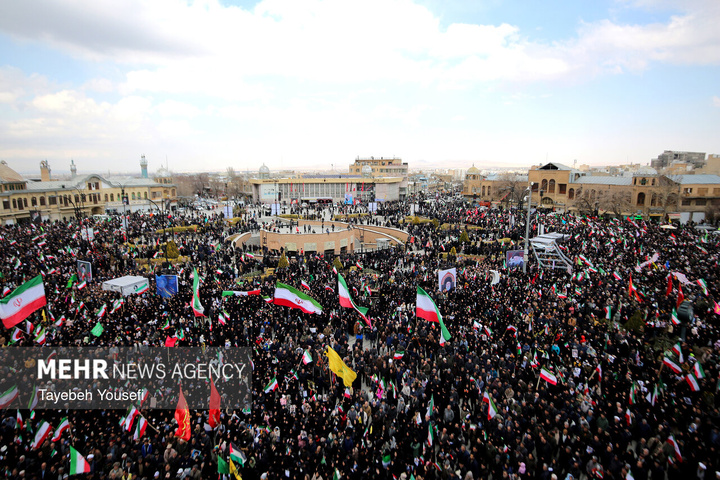 بیعت مردم سراسر کشور با سومین رهبر انقلاب اسلامی