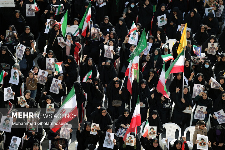 بیعت مردم سراسر کشور با سومین رهبر انقلاب اسلامی