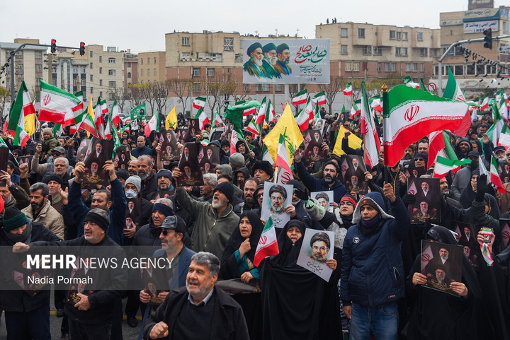 بیعت مردم سراسر کشور با سومین رهبر انقلاب اسلامی