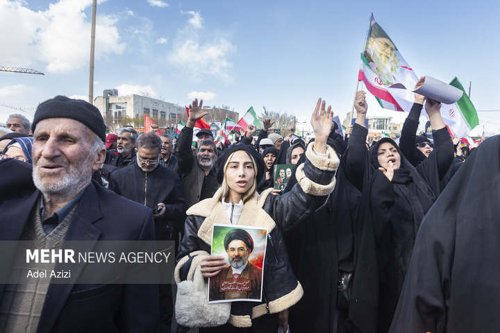 بیعت مردم سراسر کشور با سومین رهبر انقلاب اسلامی