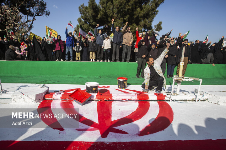 بیعت مردم سراسر کشور با سومین رهبر انقلاب اسلامی