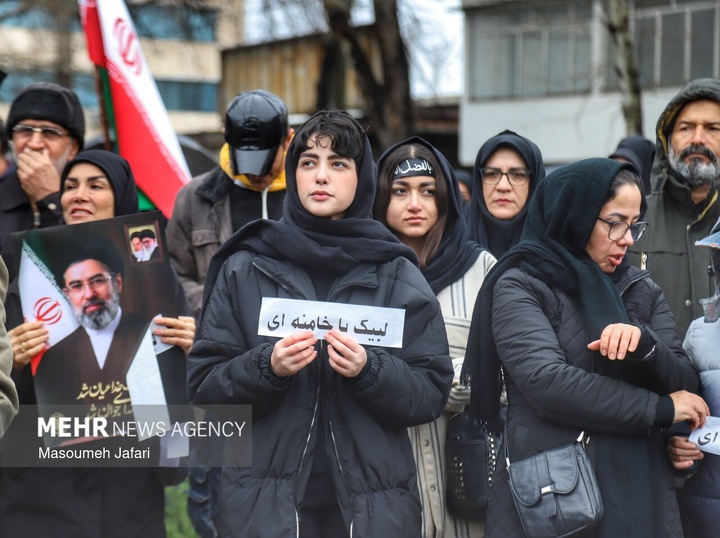 بیعت مردم سراسر کشور با سومین رهبر انقلاب اسلامی