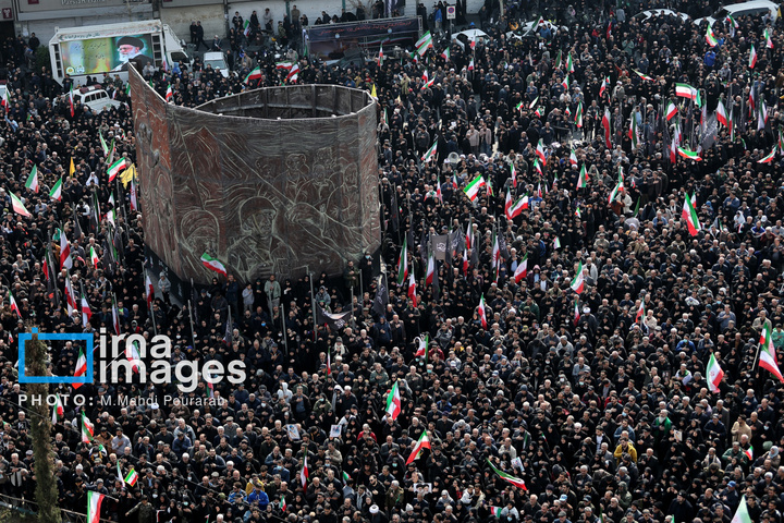 تشییع پیکر ۳۵ شهید در تهران