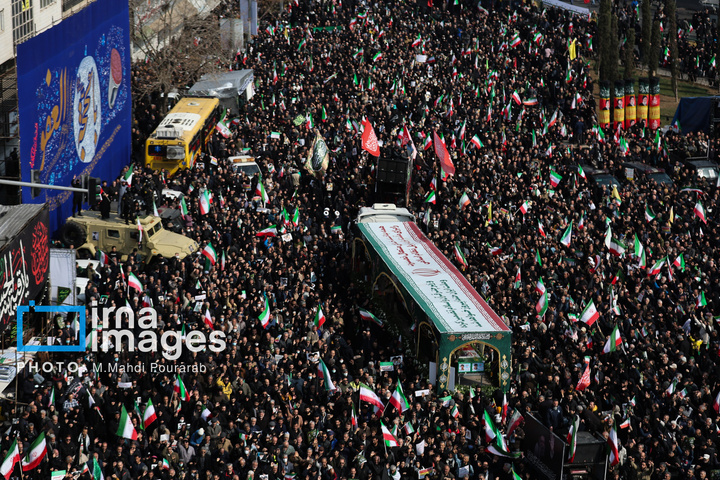 تشییع پیکر ۳۵ شهید در تهران