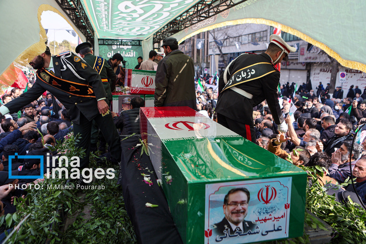 تشییع پیکر ۳۵ شهید در تهران