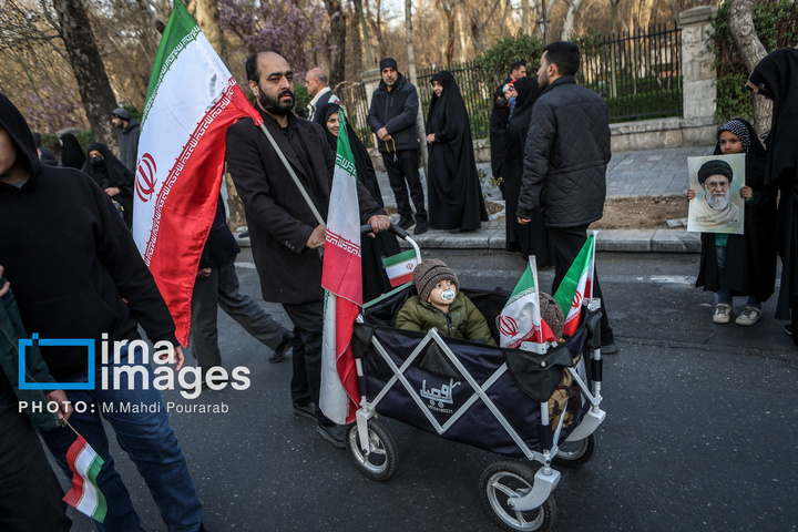 تشییع پیکر ۳۵ شهید در تهران