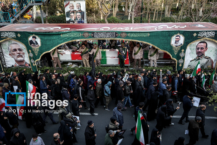 تشییع پیکر ۳۵ شهید در تهران