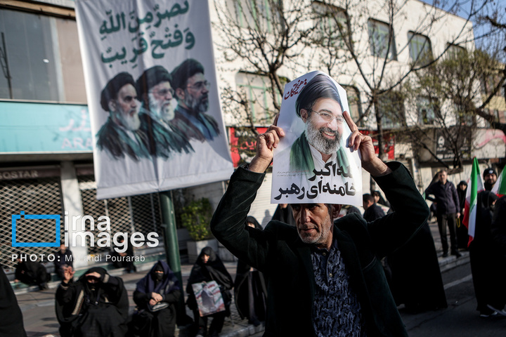 تشییع پیکر ۳۵ شهید در تهران