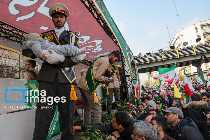 تشییع پیکر ۳۵ شهید در تهران