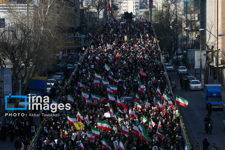 تشییع پیکر ۳۵ شهید در تهران