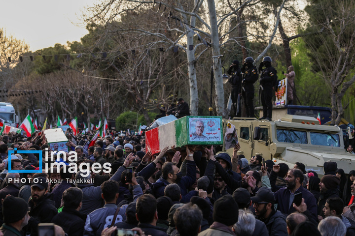 تشییع پیکر ۳۵ شهید در تهران