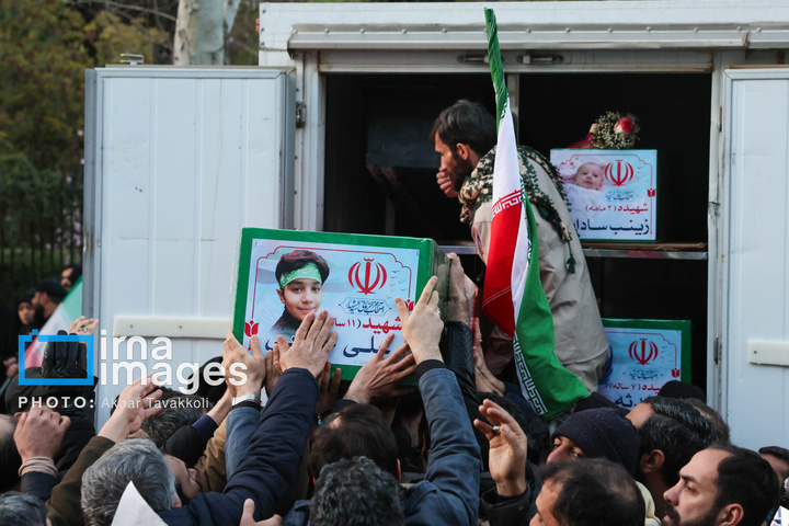 تشییع پیکر ۳۵ شهید در تهران