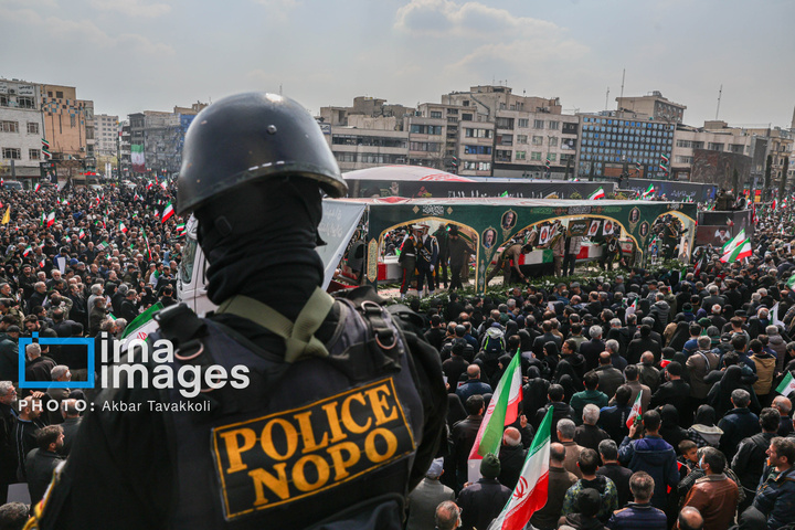 تشییع پیکر ۳۵ شهید در تهران