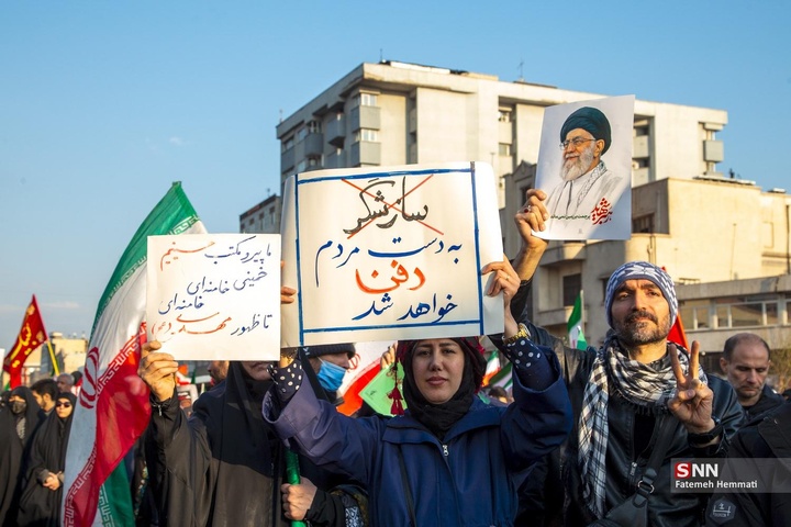 اجتماع مردم تهران برای بیعت با آیت الله سید مجتبی خامنه‌ا