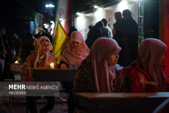 اعتراض دانش‌آموزان مقابل دفتر سازمان ملل در تهران