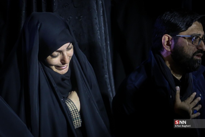 مراسم احیاء شب بیست و سوم ماه رمضان در میدان انقلاب اسلامی تهران