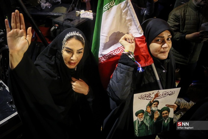 مراسم احیاء شب بیست و سوم ماه رمضان در میدان انقلاب اسلامی تهران