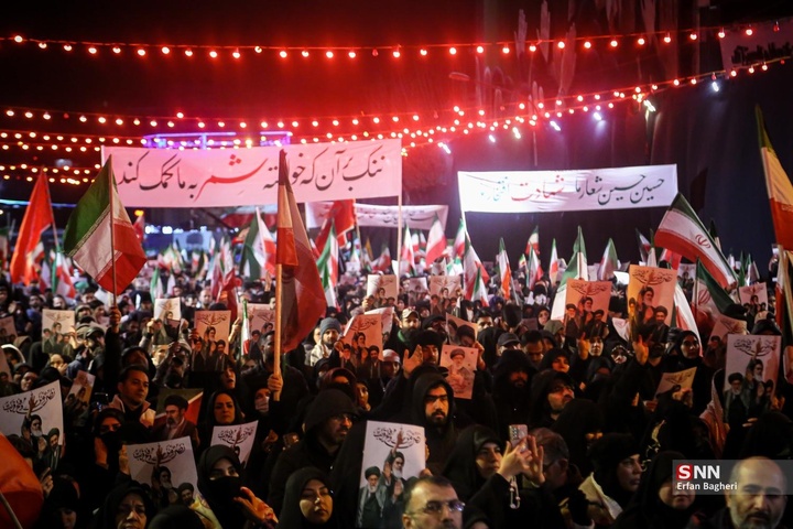 مراسم احیاء شب بیست و سوم ماه رمضان در میدان انقلاب اسلامی تهران