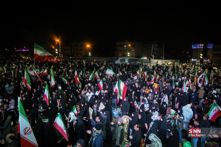 مراسم احیاء شب بیست و سوم ماه رمضان در میدان انقلاب اسلامی تهران