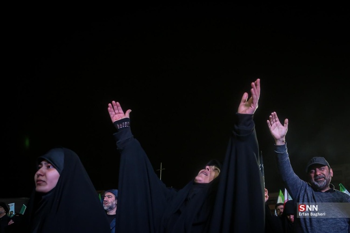 مراسم احیاء شب بیست و سوم ماه رمضان در میدان انقلاب اسلامی تهران