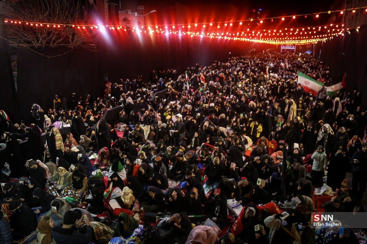 مراسم احیاء شب بیست و سوم ماه رمضان در میدان انقلاب اسلامی تهران