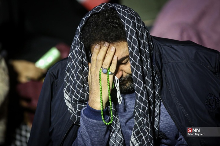 مراسم احیاء شب بیست و سوم ماه رمضان در میدان انقلاب اسلامی تهران