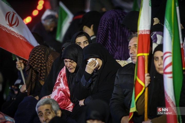 مراسم احیاء شب بیست و سوم ماه رمضان در میدان انقلاب اسلامی تهران