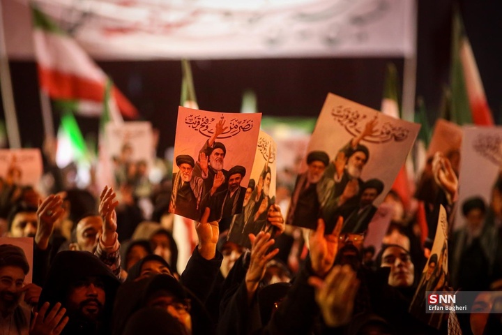 مراسم احیاء شب بیست و سوم ماه رمضان در میدان انقلاب اسلامی تهران