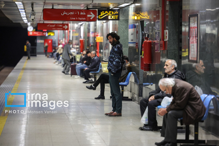 قلب تهران زیر بمباران هم می‌تپد