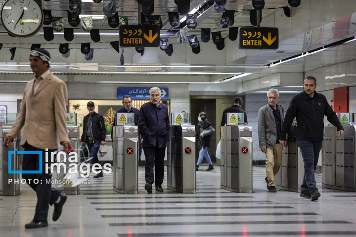 قلب تهران زیر بمباران هم می‌تپد