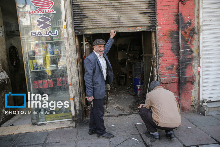 قلب تهران زیر بمباران هم می‌تپد