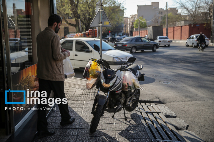 قلب تهران زیر بمباران هم می‌تپد