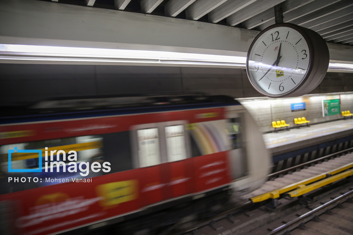 قلب تهران زیر بمباران هم می‌تپد