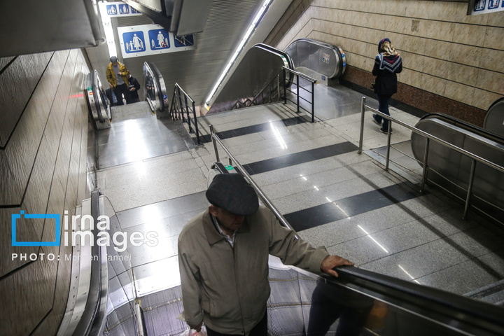 قلب تهران زیر بمباران هم می‌تپد