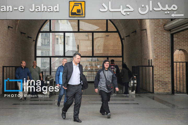 قلب تهران زیر بمباران هم می‌تپد