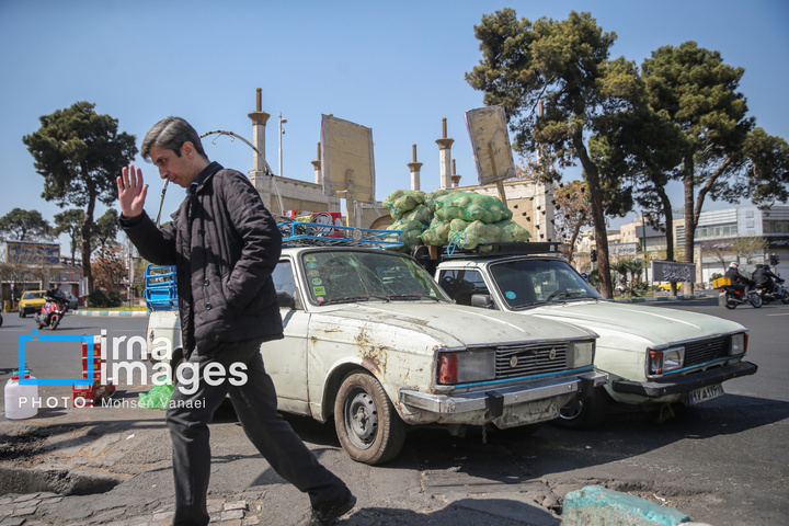 قلب تهران زیر بمباران هم می‌تپد