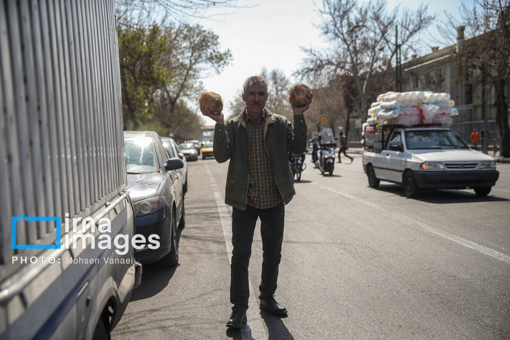 قلب تهران زیر بمباران هم می‌تپد