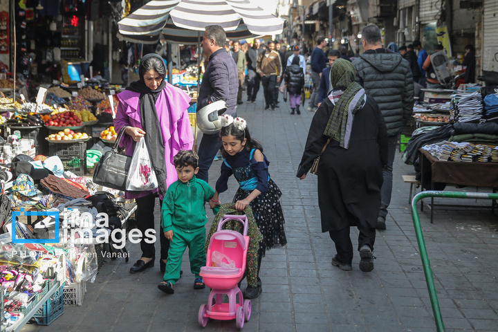 قلب تهران زیر بمباران هم می‌تپد