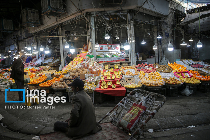 قلب تهران زیر بمباران هم می‌تپد