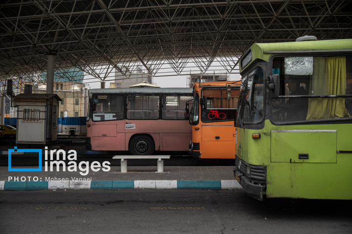 قلب تهران زیر بمباران هم می‌تپد