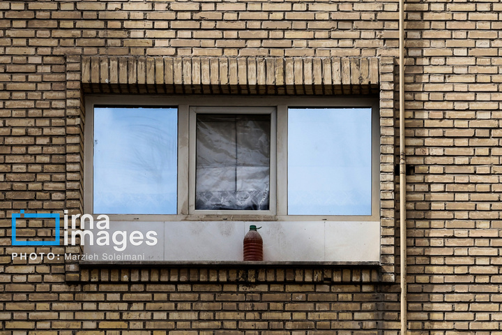 زندگی پشت پنجره‌های شکسته