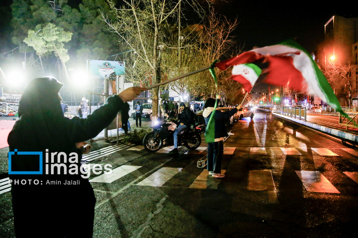 سوگواری برای رهبر شهید و بیعت با رهبر جدید در دانشگاه تهران