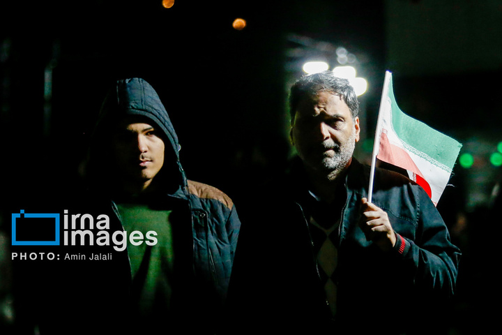 سوگواری برای رهبر شهید و بیعت با رهبر جدید در دانشگاه تهران