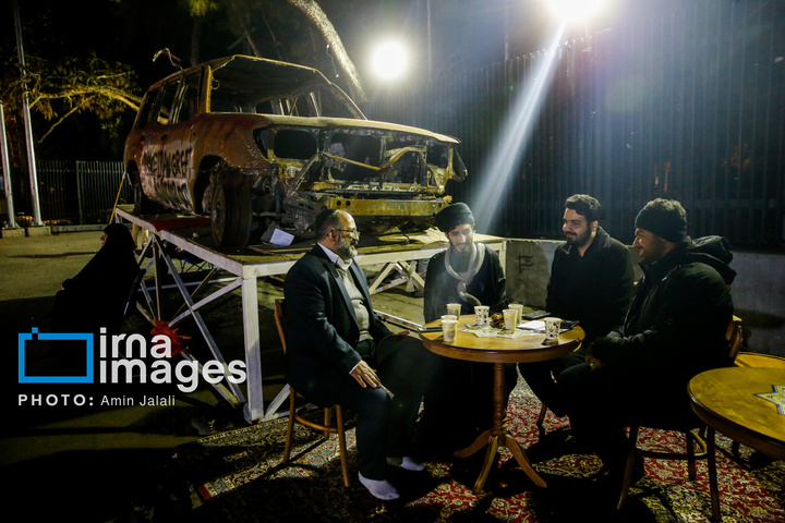 سوگواری برای رهبر شهید و بیعت با رهبر جدید در دانشگاه تهران