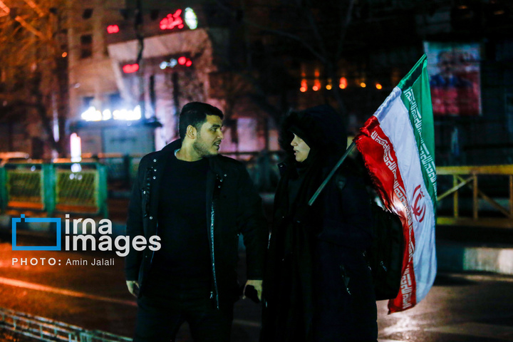 سوگواری برای رهبر شهید و بیعت با رهبر جدید در دانشگاه تهران