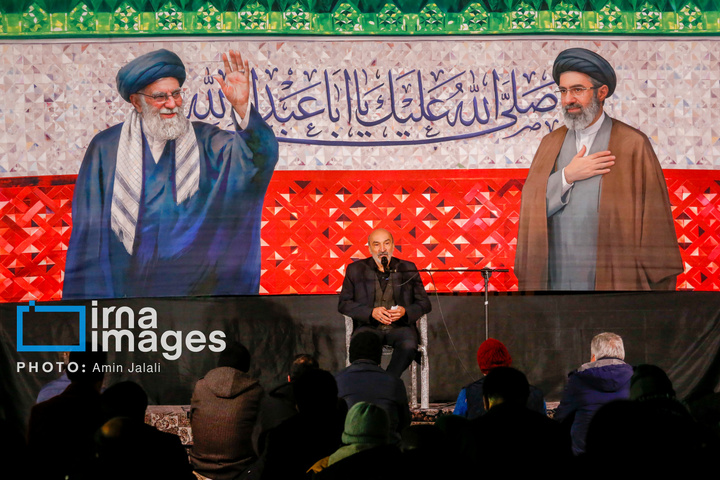 سوگواری برای رهبر شهید و بیعت با رهبر جدید در دانشگاه تهران