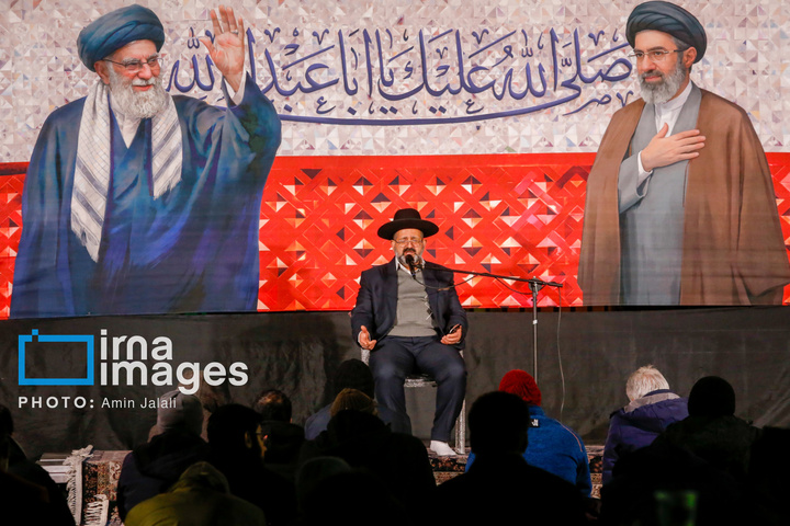 سوگواری برای رهبر شهید و بیعت با رهبر جدید در دانشگاه تهران