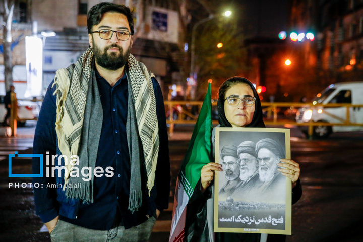 سوگواری برای رهبر شهید و بیعت با رهبر جدید در دانشگاه تهران